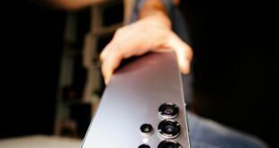 How to Restart a Phone Without the Power Button