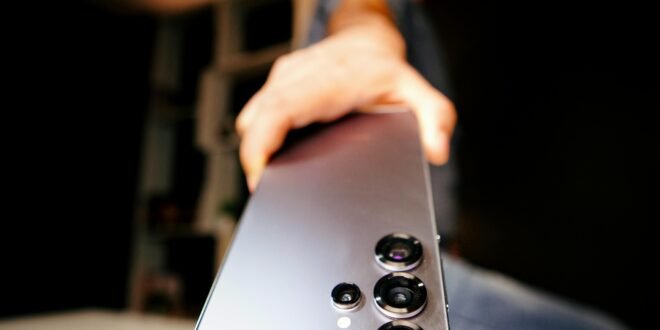 How to Restart a Phone Without the Power Button