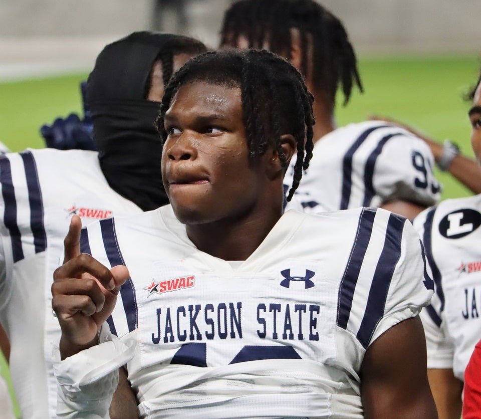 Travis Hunter: The Dynamic Two-Way Star Making Waves in College Football